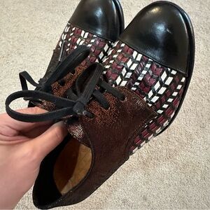 Vintage Chie Mihara brogues/heeled oxfords lace up textured leather sz 6